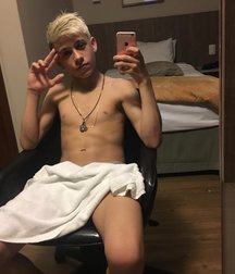 pretty boys 5ae5de95aae54.jpg