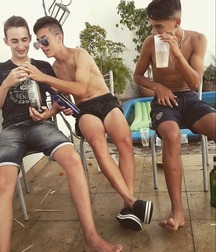 pretty boys 5ae5de9fc49b0.jpg