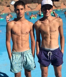pretty boys 5ae5deafbc32f.jpg