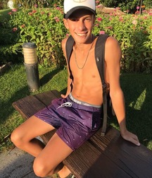 pretty boys 5ae5deb10c05d.jpg