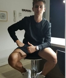 pretty boys 5ae5dedf150ad.jpg