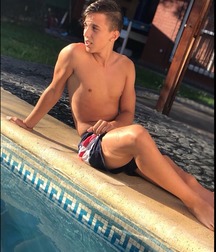 pretty boys 5ae5dee74ef74.jpg