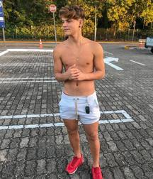 pretty boys of september 5bb21e1f33bf4.jpg
