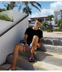 pretty boys of september 5bb21e4cf24fe.jpg