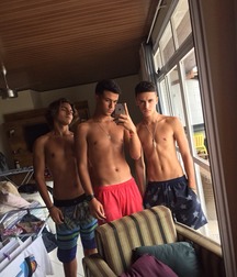 pretty boys of september 5bb21e71ecbc7.jpg