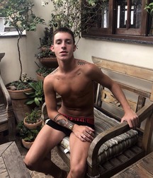 pretty boys of september 5bb21e8f4eb94.jpg