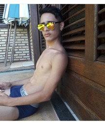 pretty boys of september 5bb21ec2cfa00.jpg
