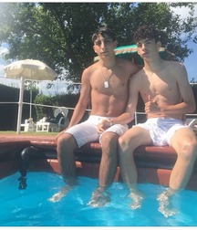 pretty boys of december 1  5c2cf04aa7bbb.jpg