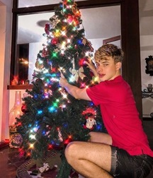 pretty boys of december 1  5c2cf07b5b041.jpg