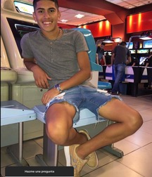 pretty boys of january 1 5c543212d00bf.jpg