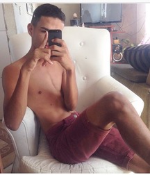 pretty boys of january 1 5c54324327a8d.jpg