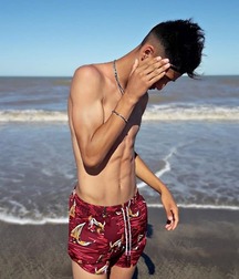 pretty boys of january 1 5c54327a891e0.jpg