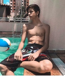 pretty boys of january 1 5c5432909f0d5.jpg