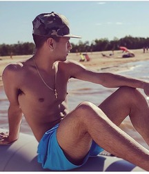 pretty boys of january 2 5c54330750713.jpg