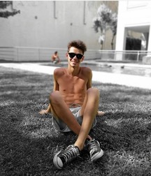 pretty boys of january 2 5c543366c40e9.jpg