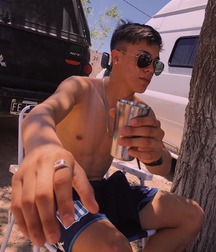 pretty boys of april 5ccb2b758a6ee.jpg