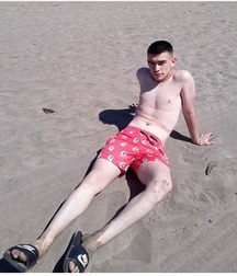 pretty boys of june 1 5d1f3d68803e5.jpg