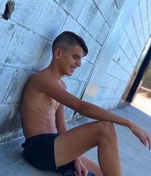 pretty boys of june 1 5d1f3dbf1c4c1.jpg