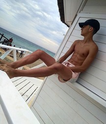 pretty boys of june2 5d1f3e1a10cc1.jpg