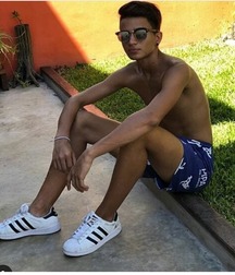 pretty boys of june2 5d1f3e334ba0d.jpg