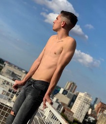 pretty boys of june2 5d1f3e3cad8e0.jpg