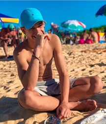 pretty boys of june2 5d1f3e6d8ff87.jpg