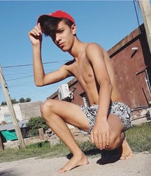pretty boys of june2 5d1f3e770aa4f.jpg