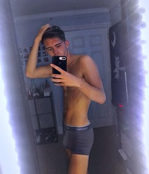 pretty boys of june2 5d1f3e8a3d061.jpg