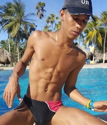 pretty boys of july 1 5d42cd7e43ff9.jpg