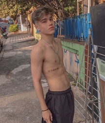 pretty boys of july 1 5d42cd83d0a13.jpg