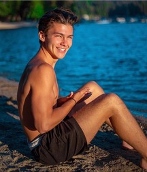 pretty boys of july 1 5d42cda415fc2.jpg