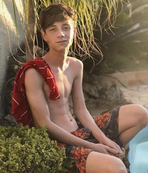 pretty boys of july 1 5d42cda9d9ae7.jpg
