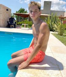 pretty boys of july 1 5d42ce0ca3f56.jpg