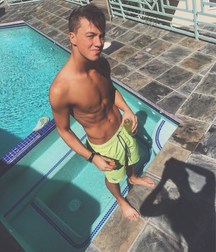 pretty boys of july 1 5d42ce1c0de20.jpg