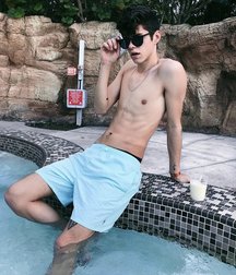 pretty boys of september 1 5d934516c6f36.jpg
