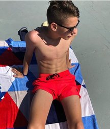 pretty boys of september 1 5d93454f19e3f.jpg