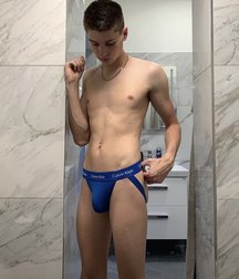 pretty boys of november 5de671a513415.jpg