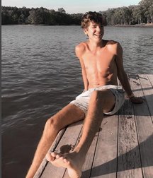 pretty boys of november 5de671c4ef7d5.jpg