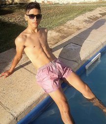 pretty boys of november 2 5de672cb8fa1e.jpg