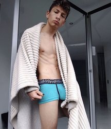pretty boys of november 2 5de672d1c2809.jpg