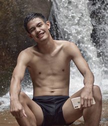 pretty boys of november 2 5de672d8d64bc.jpg