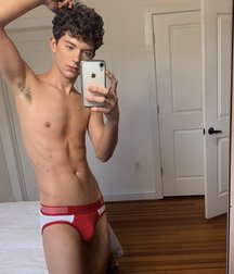 pretty boys of november 2 5de6734f790e7.jpg