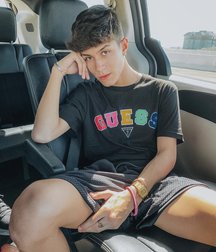 pretty boys of november 2 5de6739d76e23.jpg