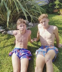 pretty boys of november 2 5de673b2998cc.jpg