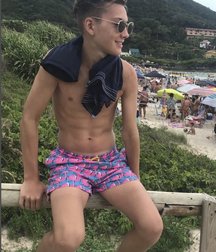 pretty boys of december 1 5e0f4cbd524e6.jpg