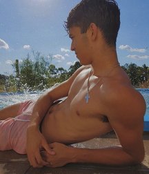 pretty boys of december 1 5e0f4cc1e879d.jpg