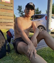 pretty boys of december 1 5e0f4cc652fff.jpg