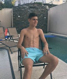 pretty boys of december 1 5e0f4ce499f29.jpg