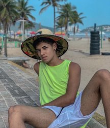 pretty boys of december 1 5e0f4d0381f29.jpg