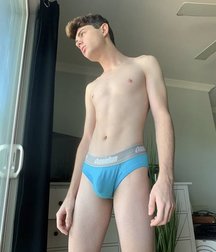 pretty boys of december 1 5e0f4d26df7fa.jpg